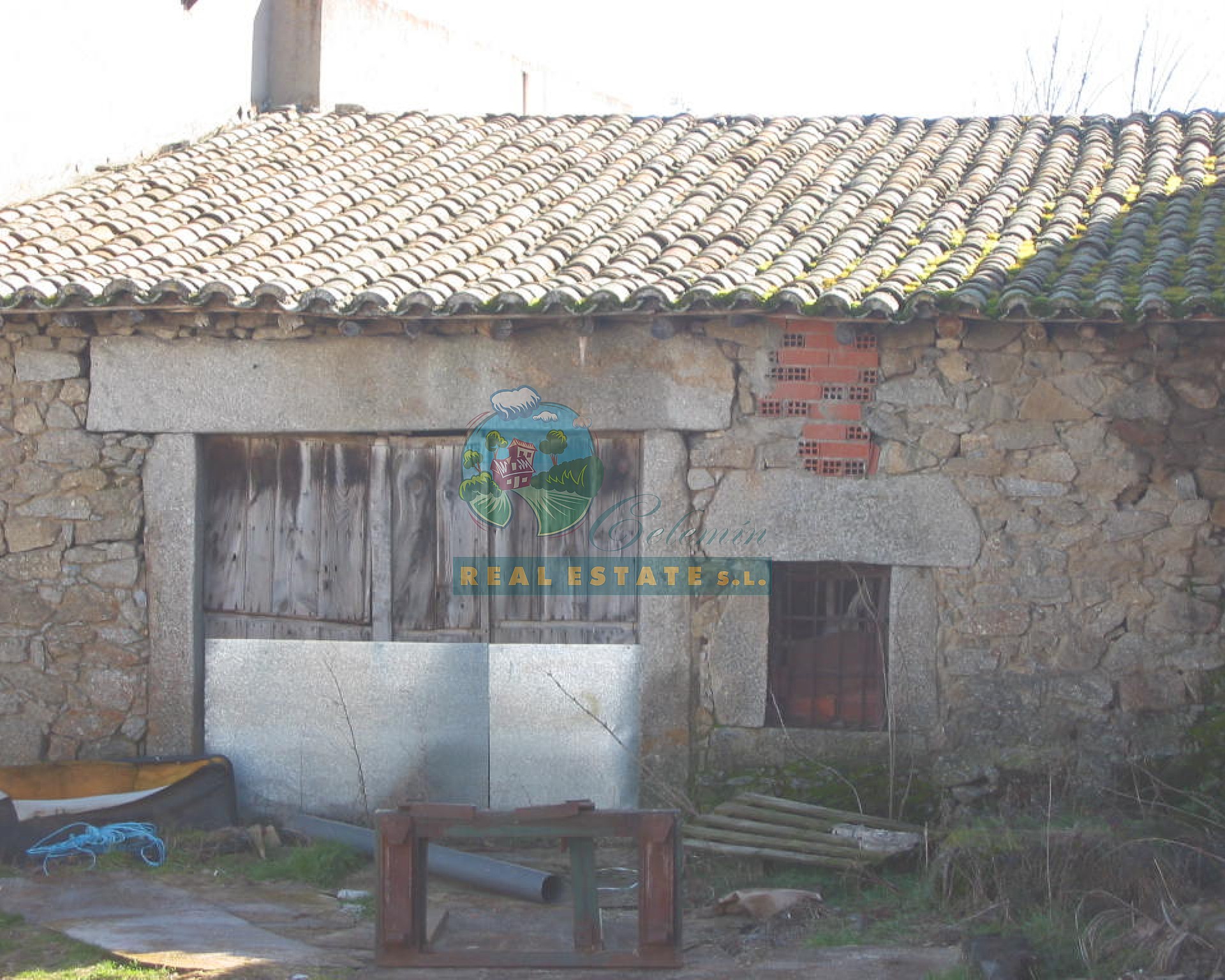 Casa y cuadra en Sierra de Gredos.