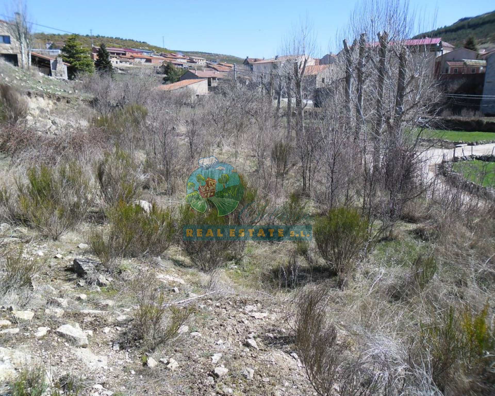 Solar urbano con vistas en Sierra de Gredos.