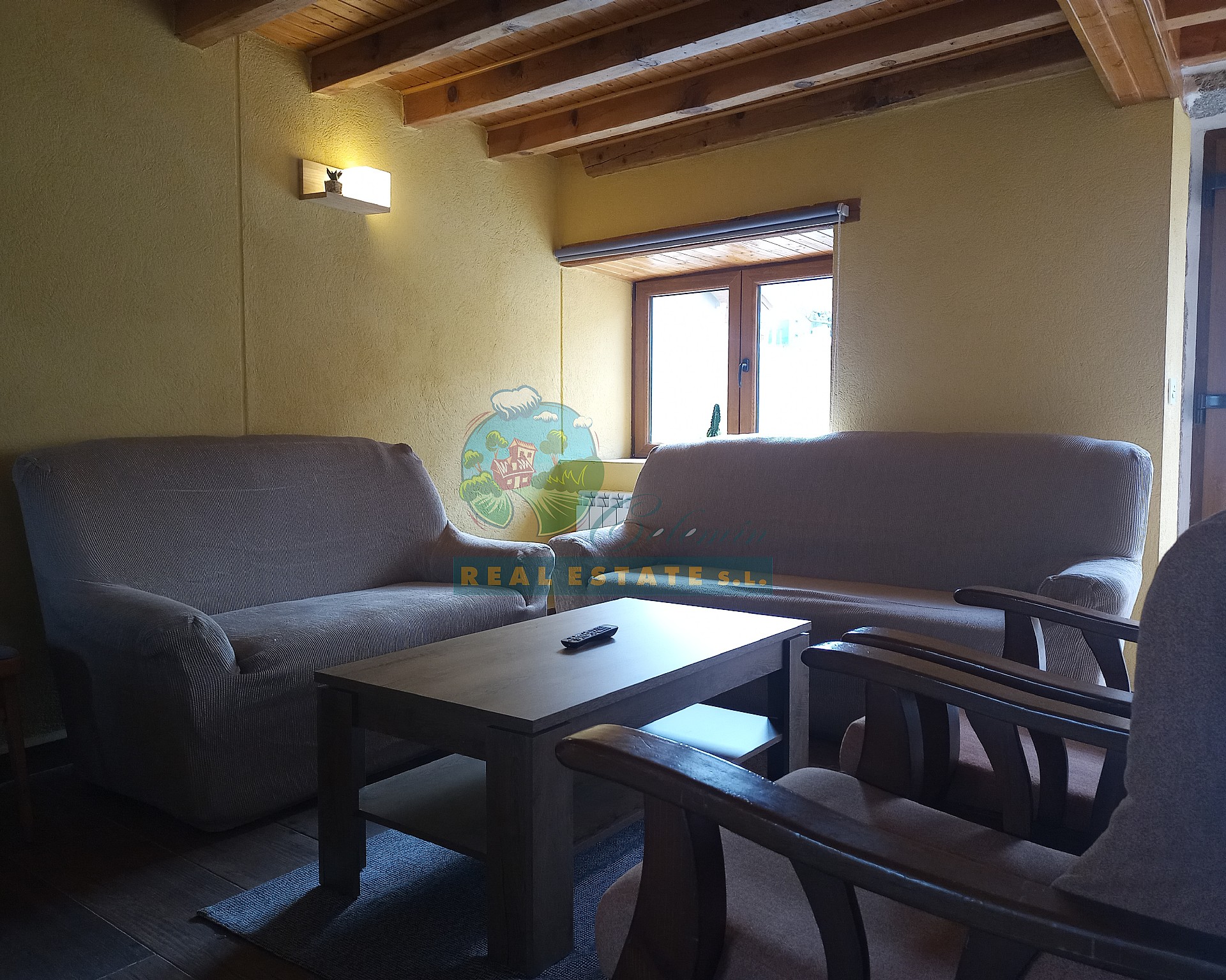 Detached house with garden, garage and view to Sierra de Gredos. 
