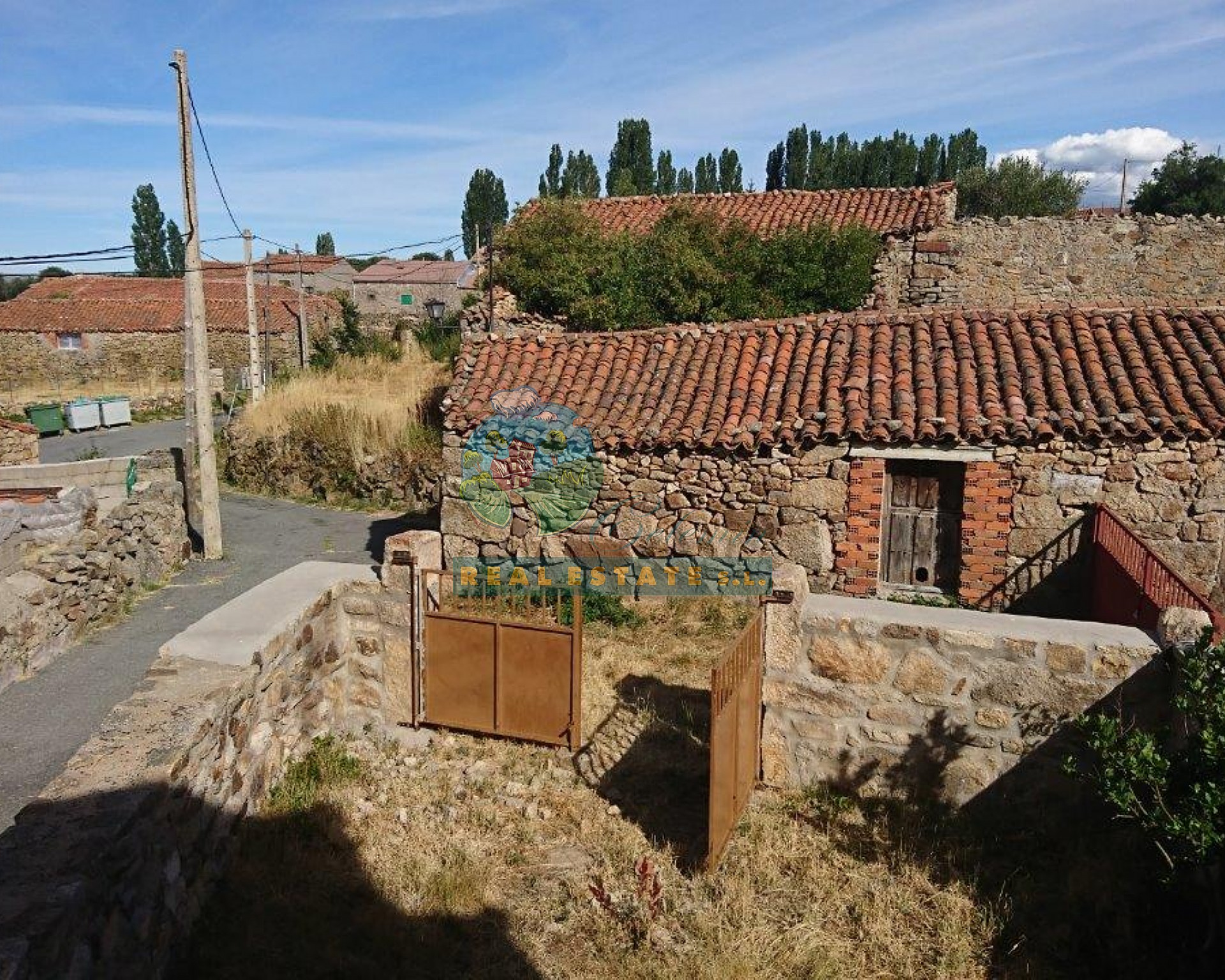 Casa y patio en Sierra de Gredos.
