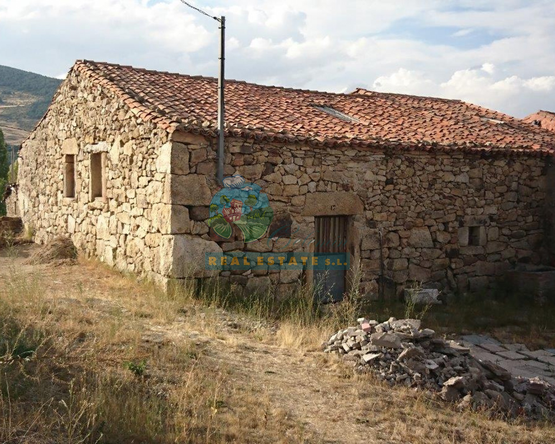 Cuadra y corral en Sierra de Gredos.
