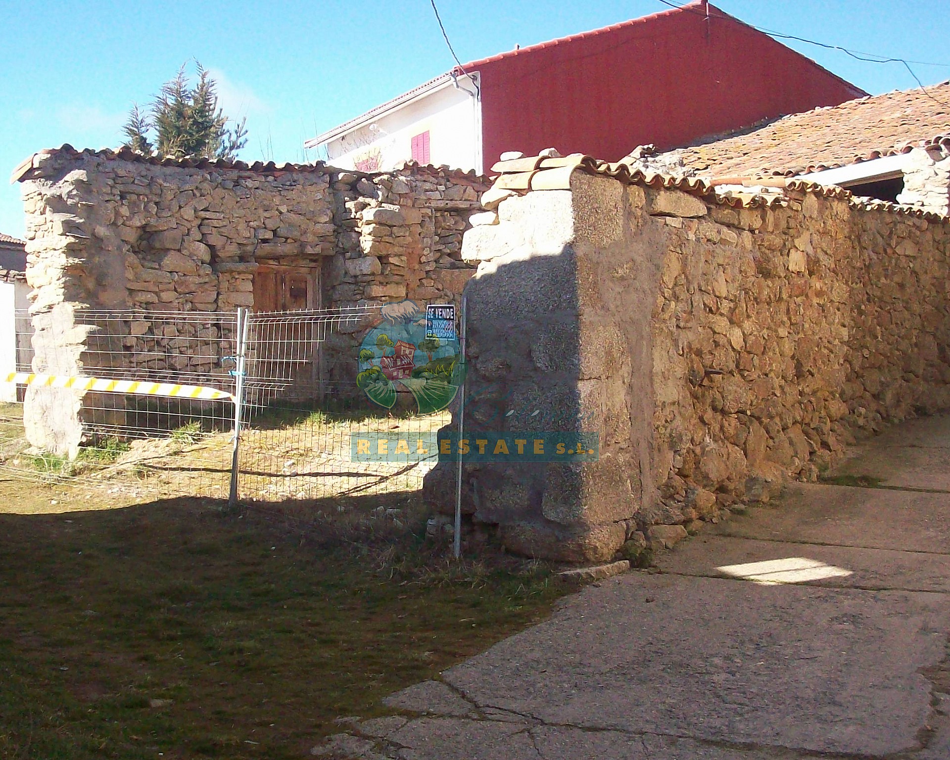 Cuadra con patio en Sierra de Gredos.
