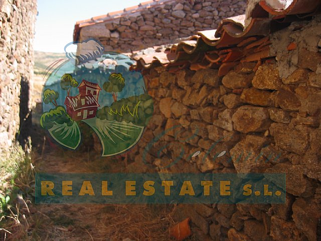 Cuadra con proyecto para vivienda en Sierra de Gredos.