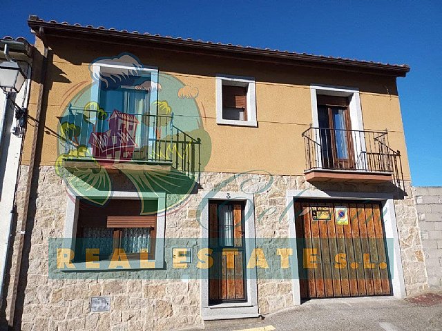 Village house licensed as B&B in Sierra de Gredos.