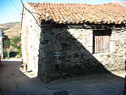 Barn & hayloft in Sierra de Gredos.