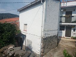Casa y cuadra en Sierra de Gredos. 