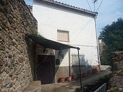 Casa y cuadra en Sierra de Gredos. 