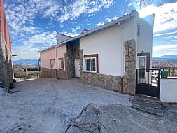 Detached with views in Sierra de Gredos.