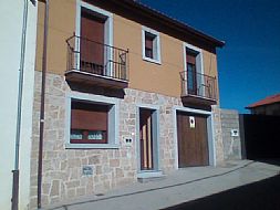 Village house licensed as B&B in Sierra de Gredos.