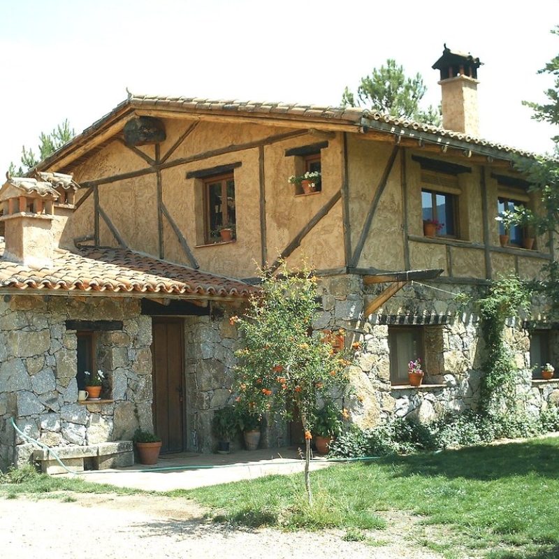 La lobera de gredos, Arenas de San Pedro, Ávila, Castilla y León (España) La lobera de gredos, Arenas de San Pedro, Ávila, Castilla y León (España)
